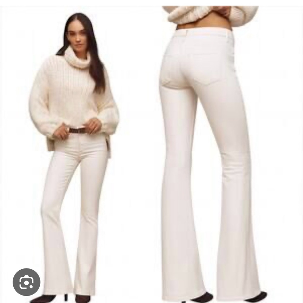 NWOT perfect condition MOTHER The Weekender Flare  eggshell size 27